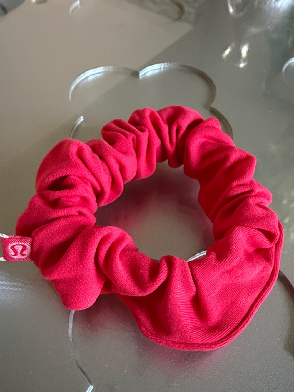 LULULEMON Uplifting Scrunchie True Red NWT - Picture 3 of 11